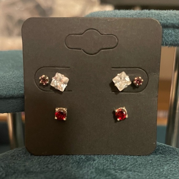 Lot Of 3 Pairs Stud Earrings Clear, Red, And Purple Stones Silver Toned Fashion - Picture 2 of 6
